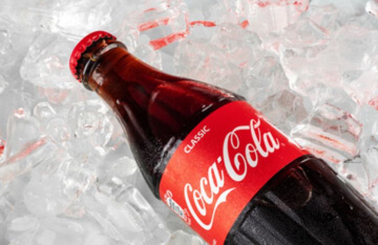 Coca Cola utilità pulisce scarichi