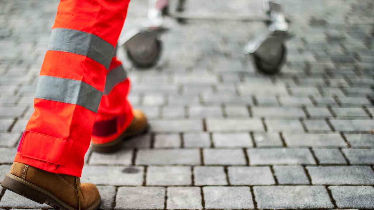 Uomo trovato morto casa familiari
