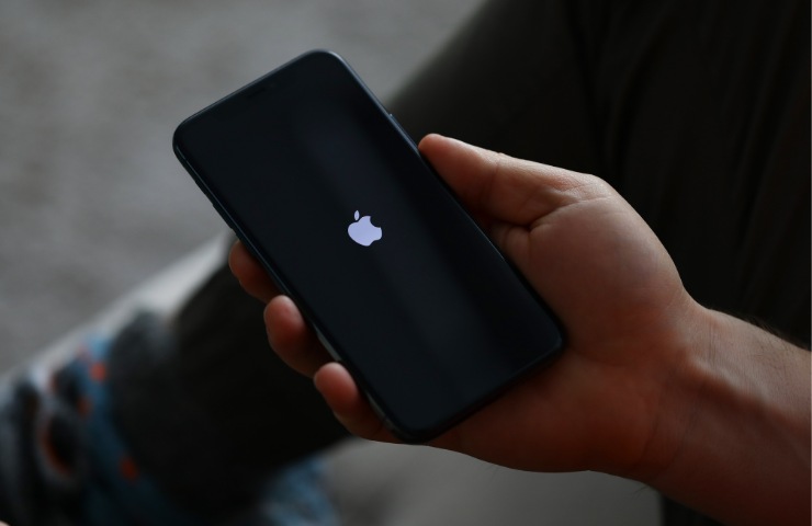 iPhone aggiornato direttamente nella confezione prima di venderlo