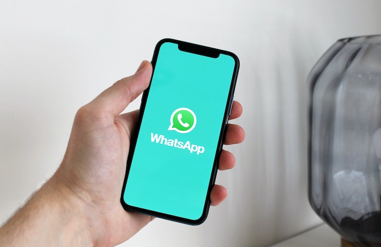 Gruppo Whatsapp prete social 